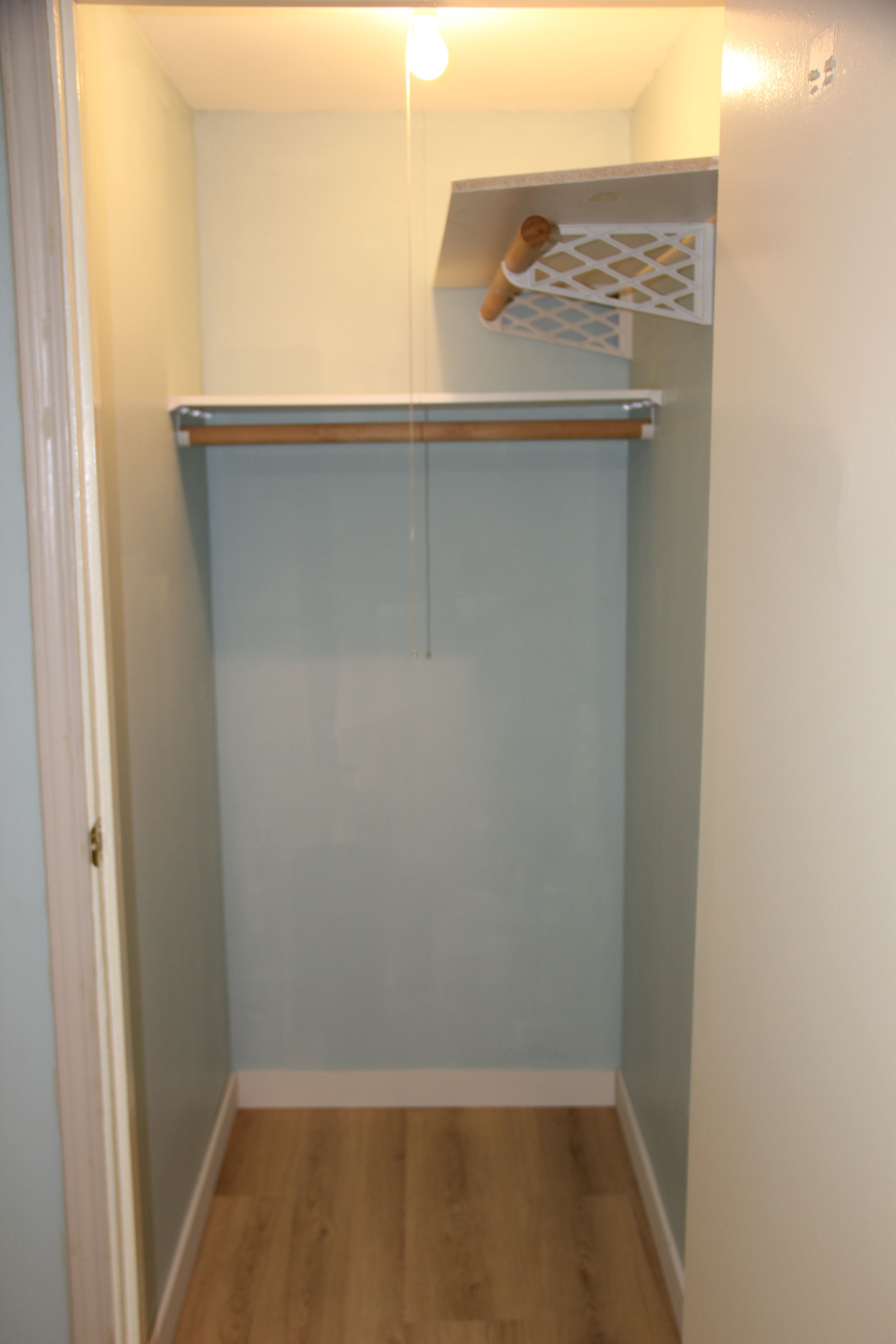 Cozy Private Room 8 for 1 Person in Burquitlam - Affordable Rent